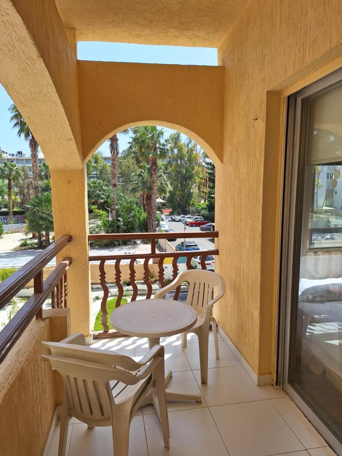 Terpsichore Holiday Apts Limassol Extérieur photo