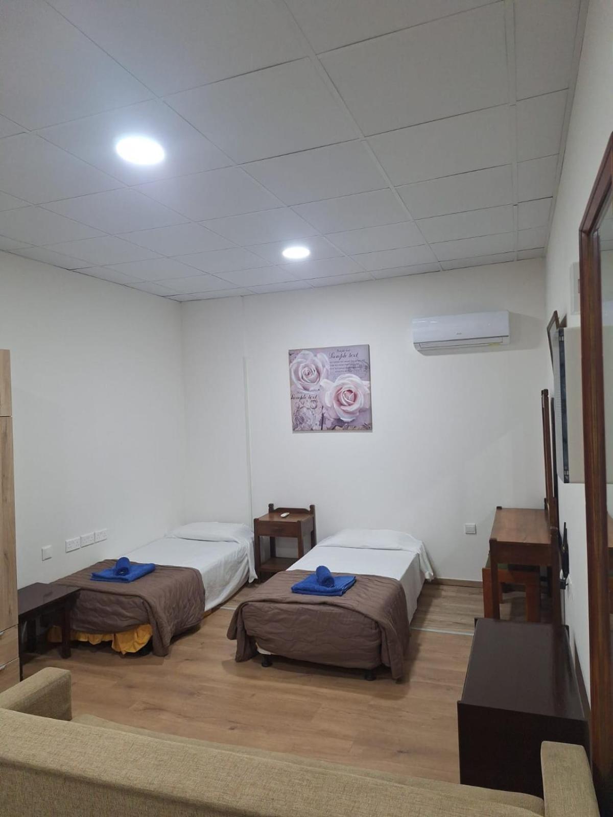 Terpsichore Holiday Apts Limassol Extérieur photo