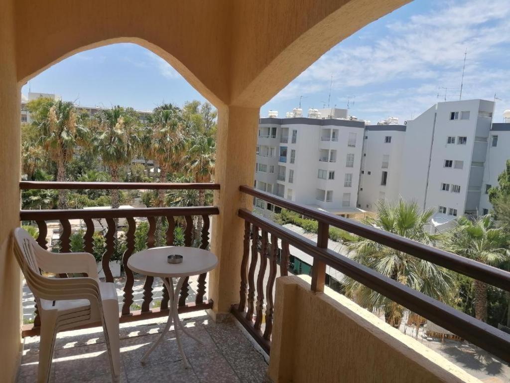 Terpsichore Holiday Apts Limassol Extérieur photo