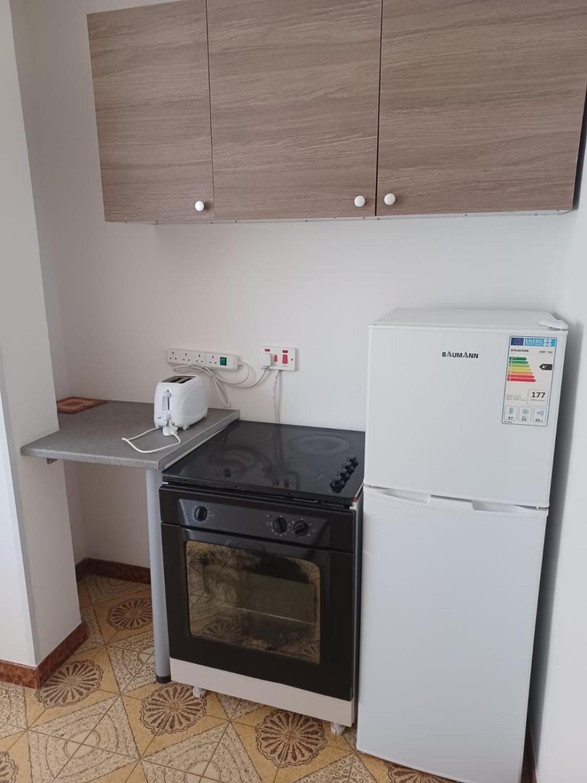 Terpsichore Holiday Apts Limassol Extérieur photo