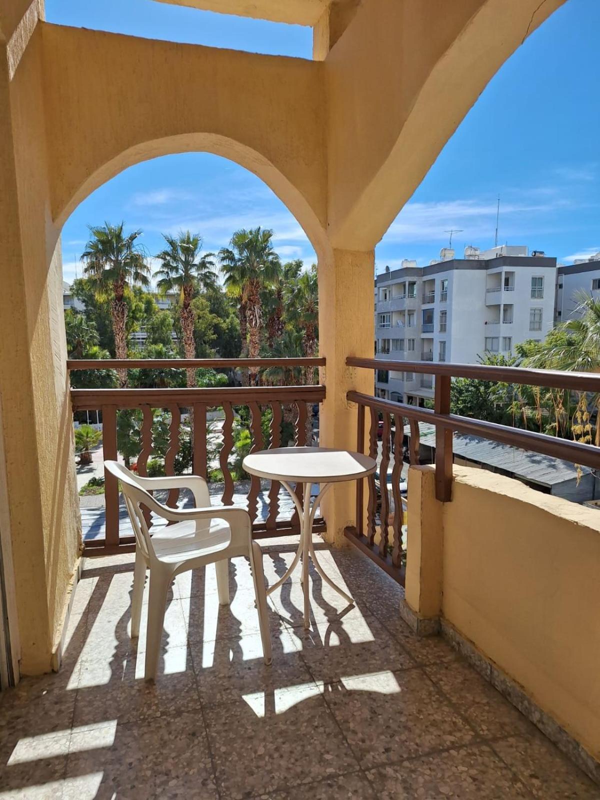 Terpsichore Holiday Apts Limassol Extérieur photo